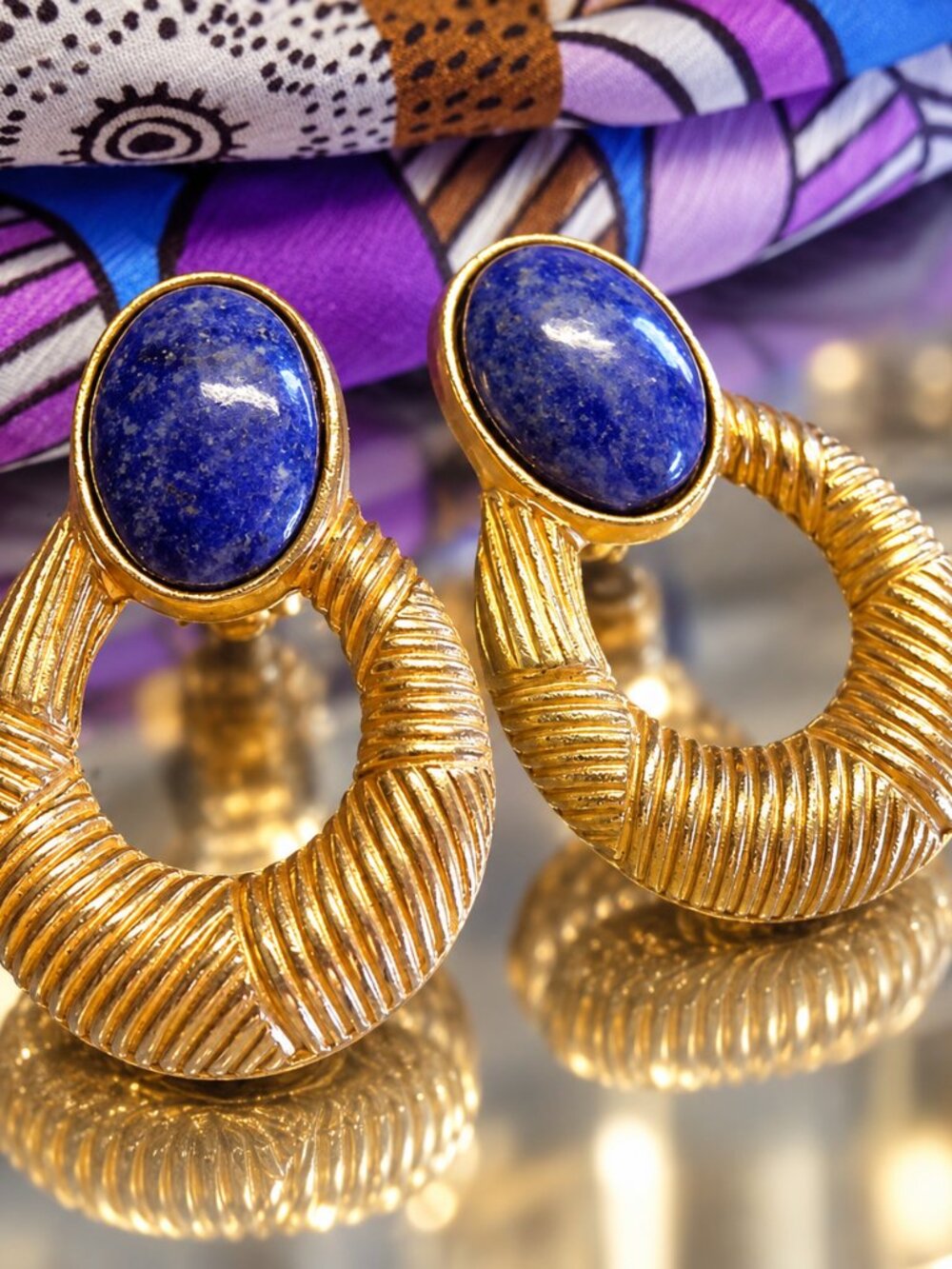 Elegant Lapis Lazuli Gold Hoop 1980s Vintage Earrings 15142